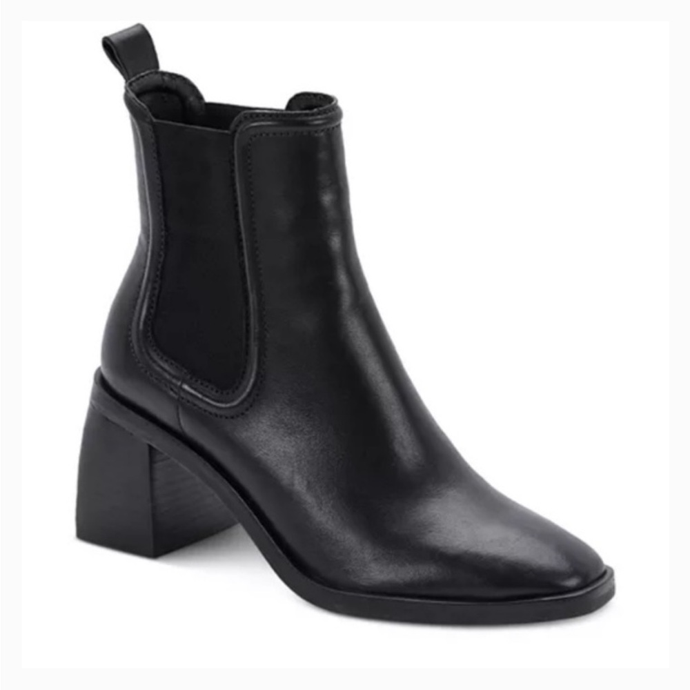 Dolce Vita Iliana Chelsea Boot